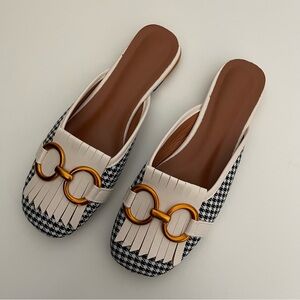 NEW Boutique brand mules